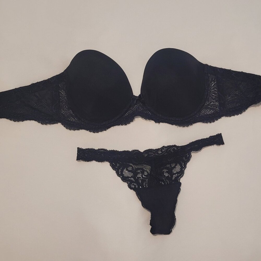 Black Lace Bra by Simone Perele